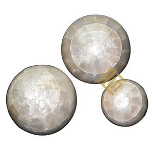 Nouveau Design 2023 gros métal décoration boule décoration coloré moderne luxe maison accessoires haute qualité Antique Design - Product Image 1