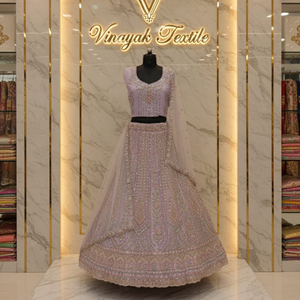 Elegante Lehenga Choli de Novia |   Lehenga de Novia Bordada de Diseñador |   Traje Tradicional Indio para Bodas |   Exclusivo Lehenga Nupcial - Product Image 1