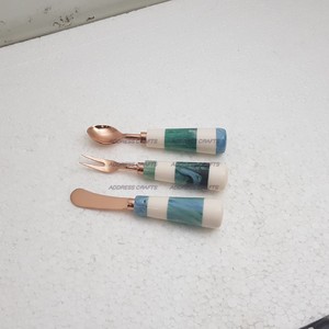 Elegante juego de cucharas de cubiertos de oro real, cubiertos de acero inoxidable de cocina casera clásica con mango de madera de resina para bodas - Product Image 4