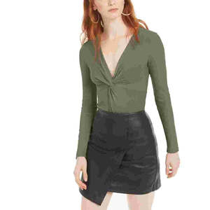 Bar III Body da donna verde a maniche lunghe con scollo a V, taglie forti, controllo pancia, in nylon con stampa invernale, taglia XS - Product Image 1