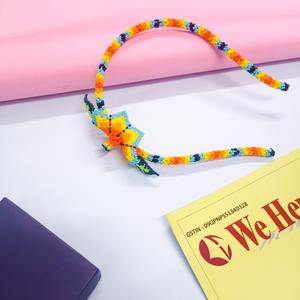 Bandeau perlé fabriqué à la main avec un design floral multicolore idéal pour les filles et les femmes parfait pour une tenue de fête style quotidien - Product Image 4