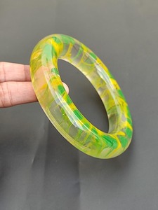 Bracelet en acrylique de finition mate personnalisé | Bracelet large fait à la main classique minimaliste bijoux de mariage respectueux de l'environnement accessoire intemporel - Product Image 6