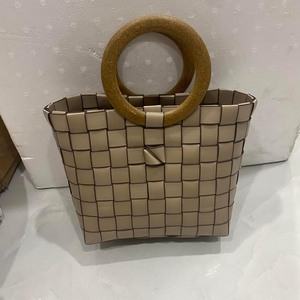 Venta al por mayor de bolsas de plástico reciclado a la moda hechas a mano en Vietnam cierre de cremallera bordado y decoración de cuentas - Product Image 5