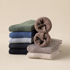 Venta al por mayor unisex de algodón de punto calcetines atléticos personalizados transpirable acolchado calcetines de tobillo sólido regular calcetines de los hombres - Product Image 3