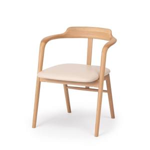 Fauteuil NUPRI Fabriqué en bois de teck de haute qualité avec des coussins de couleur naturelle pour les restaurants. - Product Image 2