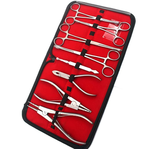 Kit d'outils professionnels de perçage corporel 8 pièces pour oreilles, nez, mamelons, pinces et forceps avec étui en cuir PU - Product Image 2