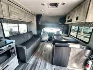 Camping-car Family River 3251DSLE bleu foncé Euro 5, 4-6 personnes, moteur AC/DC, une chambre, charge utile 11000 kg, acier/aluminium - Product Image 4