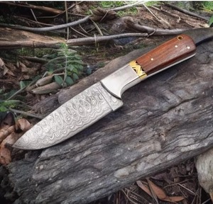 Cuchillo desollador de acero de Damasco personalizado hecho a mano con Funda de cuero compatible con OEM - Product Image 4