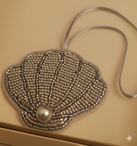 Llavero de Regalo Personal con Cierre de Metal Dorado Estilo Hecho a Mano con Bordado de Cuentas de Semillas con Diseño de Arcoíris - Product Image 2