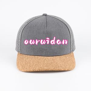 Vente en gros de casquette de golf à 5 panneaux chapeau en nylon léger et respirant chapeau de golf à séchage rapide imperméable chapeau découpé au laser avec bonnet en corde - Product Image 6