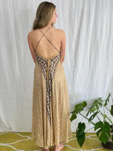 ชุดเดรสยาวผ้าฝ้ายธรรมชาติ ODM ทำมือ สไตล์เซ็กซี่ลำลอง เหมาะสำหรับงานปาร์ตี้ งานกลางคืน ใส่เที่ยวทะเลช่วงฤดูร้อน วันหยุด และเทศกาลต่างๆ สไตล์ฮิปปี้ - Product Image 4