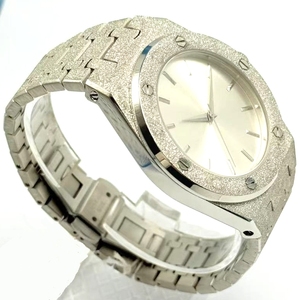 <span class=keywords><strong>Montre</strong></span> en acier inoxydable, boîtier en acier inoxydable argenté givré, cadran brossé effet soleil, <span class=keywords><strong>bracelet</strong></span> <span class=keywords><strong>intégré</strong></span>, <span class=keywords><strong>montre</strong></span>-<span class=keywords><strong>bracelet</strong></span> à quartz pour homme 2025 - Product Image 3