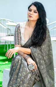 Saree en soie pure Bandhej Vêtements de fête de style indien de fabrication indienne Vêtements traditionnels indiens et pakistanais - Product Image 4