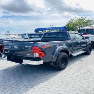 Compre la mejor camioneta Toyota Hilux usada de doble cabina 4x4 HILUX TOYOTA bastante usada fresca y limpia conducción a mano izquierda y derecha - Product Image 5