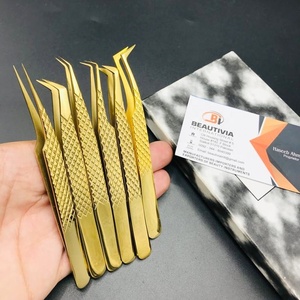 Pinzas de pestañas chapadas en oro de 24K Pinzas de extensión de pestañas de acero sostenible personalizadas con logotipo privado Herramienta de belleza OEM - Product Image 4