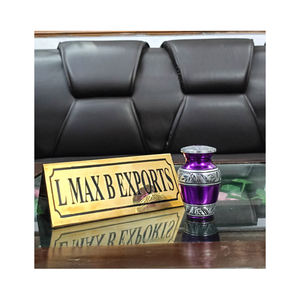 Experts dans la vente d'urnes funéraires écologiques de haute qualité en aluminium ou en laiton - Product Image 1