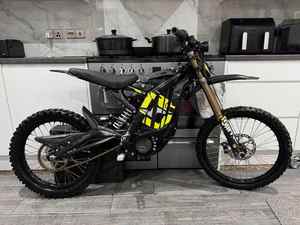 Bicicleta Eléctrica Surron Light Bee X 2025 en Stock, Motor Central de 8000W, Batería de Litio de 60V 40Ah, Lista para Enviar - Product Image 3