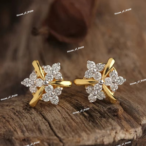 Pendientes de Plata con Diseño Floral y Moissanita, Elegantes y Brillantes, Estilo Lujoso - Product Image 5