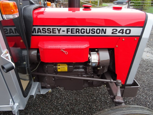 รถแทรกเตอร์ Massey Ferguson 240 คุณภาพพรีเมียม ขับเคลื่อน 4 ล้อ เครื่องยนต์ Kubota จัดส่งรวดเร็ว และมีข้อเสนอขายส่งสำหรับเกษตรกร - Product Image 5
