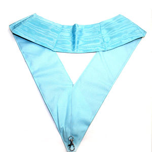 Col en cuir brodé turquoise moiré motif carré règlement anglais avec badge à coudre - Product Image 6