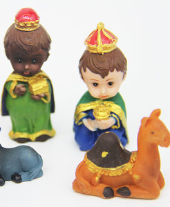 Figuras y Accesorios Navideños de Alta Calidad, Serie de Juguetes de Resina Miniatura de Playa, Figura Personalizada Perfecta para Decoración de Arte de Playa - Product Image 5