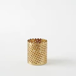 Portavelas Votivo de Hierro Contemporáneo con Detalles Florales Abstractos para Galerías de Arte, Hogares Modernos, para Celebraciones de Pascua y Cumpleaños - Product Image 2