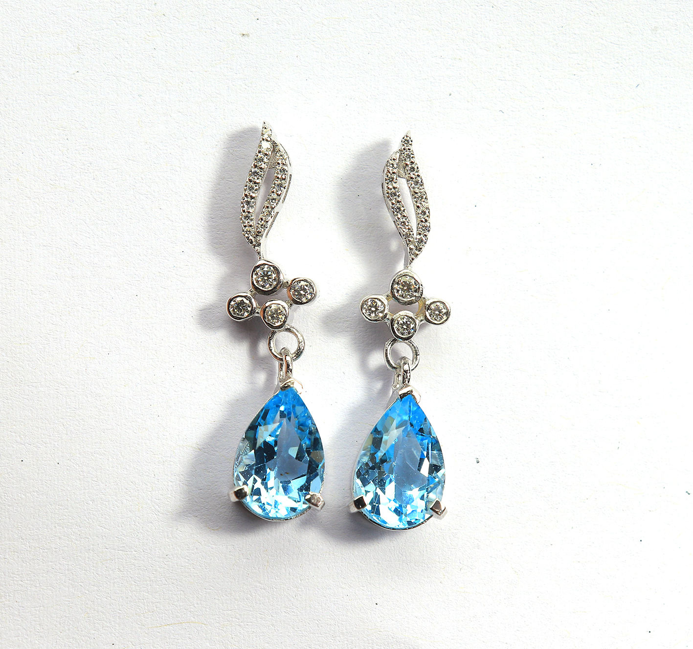 เช่นเดียวกับภาพ