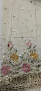 Tissu en organza à teinture à haute demande avec broderie complète pour la fabrication de robes disponibles en vrac. - Product Image 2