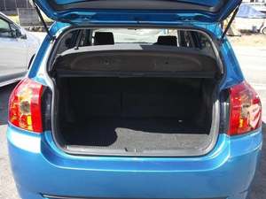 Toyota Corolla Hatchback d'occasion 2010, bleue, conduite à droite, boîte manuelle, pneus R16, porte-bagages en alliage d'aluminium, sièges en tissu - Product Image 3