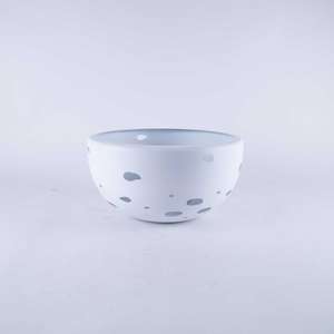 Casserole design de luxe à dôme doré avec base blanche moderne et motif noir Serveur Hotpot parfait pour les repas et la cuisine - Product Image 4