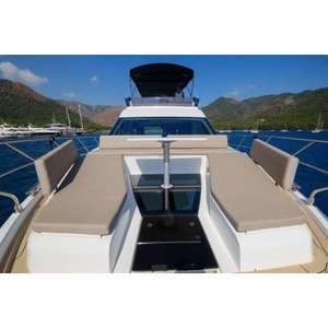 Yate a Motor Galeon 500 Fly Cabin Cruiser, Embarcación Premium para Cruceros Confortables - Product Image 5