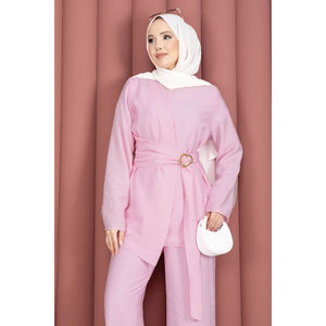 Conjunto de Dos Piezas de Verano para Mujer en Tela Crepé Rosa, Top Tipo Túnica con Detalle de Accesorio en la Cintura y Pantalones Cortos con Decoración de Cinturón - Product Image 2