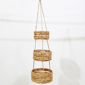 Pots de fleurs suspendus décoratifs faits à la main avec résine, jonc de mer et jacinthe d'eau par Artex Dong Thap - Product Image 5