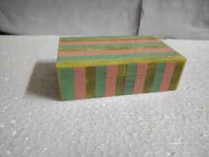 Boîte d'incrustation de résine multicolore de qualité supérieure pour le stockage de bijoux ou la décoration de la maison technique polie - Product Image 3