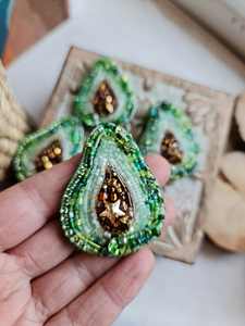 Broches perlées Broche de designer faite à la main. Accessoires de haute qualité. Broche design unique. Baby shower meilleur cadeau. - Product Image 2