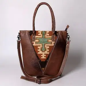 Luxurious Branded Quality Women Saddle Blanket Bag With Hand Carving Leather Design High Quality Crossbody Bag