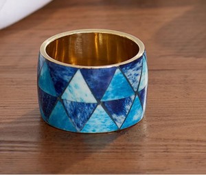 ห่วงรัดผ้าเช็ดปากฝังลายกระดูกและทองเหลืองสไตล์อเมริกันที่หรูหราเป็นมิตรกับสิ่งแวดล้อมของตกแต่งงานปาร์ตี้และบ้านแบบพรีเมี่ยม - Product Image 1