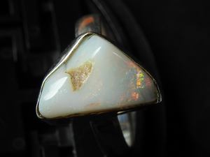 แหวนโอปอลออสเตรเลียธรรมชาติขัดเงาแบบหยาบ ตัวเรือนเงิน ประดับพลอย ของขวัญแต่งงานสำหรับเธอ สินค้ามาใหม่ - Product Image 4