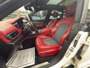 CleAN 2017 Ma-s-e-ra-ti Lev_ante S 3.0L AWD - Product Image 3