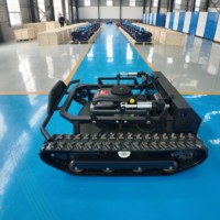 Tondeuse à gazon télécommandée de grande taille, déchiqueteuse de herbe robotisée robuste de type chenillé pour la tonte des grandes terres agricoles et des pentes