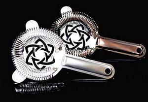 ที่กรองค็อกเทลสแตนเลสพร้อมสปริงแน่น ดีไซน์ฉลุลายสวยงาม ใช้งานสะดวกสำหรับบ้านและมืออาชีพ - Product Image 4