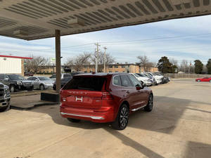 V*olvo XC60 B5 Plus 2023 d'occasion en bon état, thème lumineux - Product Image 5