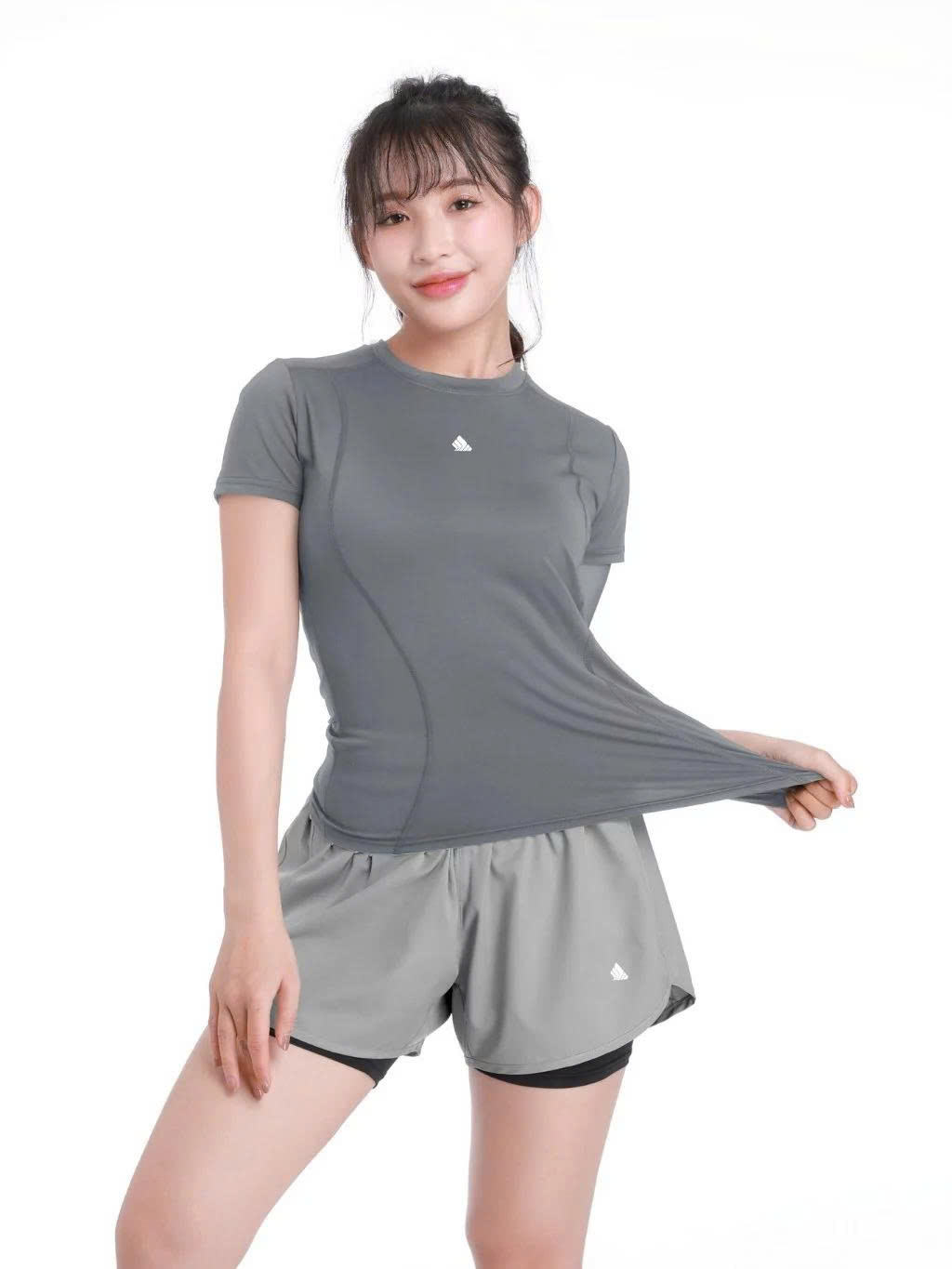 สีเทาอ่อน