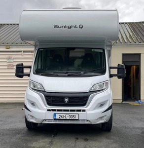 Autocaravana de lujo Sunlight A68 2024 con 6 plazas, caravana familiar en venta - Product Image 1