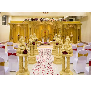 Mandap de mariage en bois à trois piliers, magnifique mandap de mariage en bois, installation de mandap de mariage en bois design, mandap d'art en bois hindou en Australie - Product Image 1