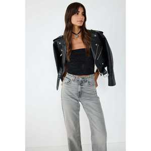 Blusa Casual para Mujer con Logotipo Bordado, Cuello con Volantes, Decoración 3D, Manga Corta, Talla XL, Ajuste Entallado, Tejido de Punto - Product Image 4