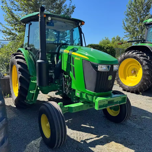 Tracteur à roues John Deere 6120E 120 CV 4x4 à transmission par engrenages avec moteur, boîte de vitesses et pompe durables pour des performances agricoles fiables - Product Image 1