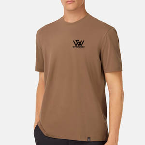 Conjunto de camiseta y pantalones de última moda para hombre Conjunto de camiseta y pantalones transpirables de color sólido para hombre - Product Image 2