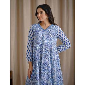 Robe Anarkali blanche en coton et soie imprimée à la main, style ethnique indien, idéale pour les fêtes, à prix abordable - Product Image 1