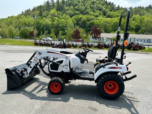 รถแทรกเตอร์ล้อยาง B-o-b-c-a-ts CT1021 รุ่นปี 2025 พร้อมห้องโดยสารแบบมีระบบทำความร้อน ชุดอุปกรณ์สำหรับใช้งานบนถนน สภาพใหม่เอี่ยม เครื่องยนต์ด้านหลัง - Product Image 4